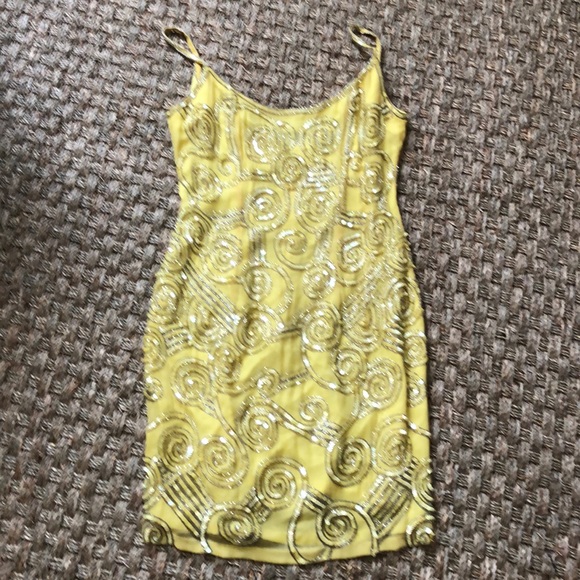 Dress - Picture 2 of 4